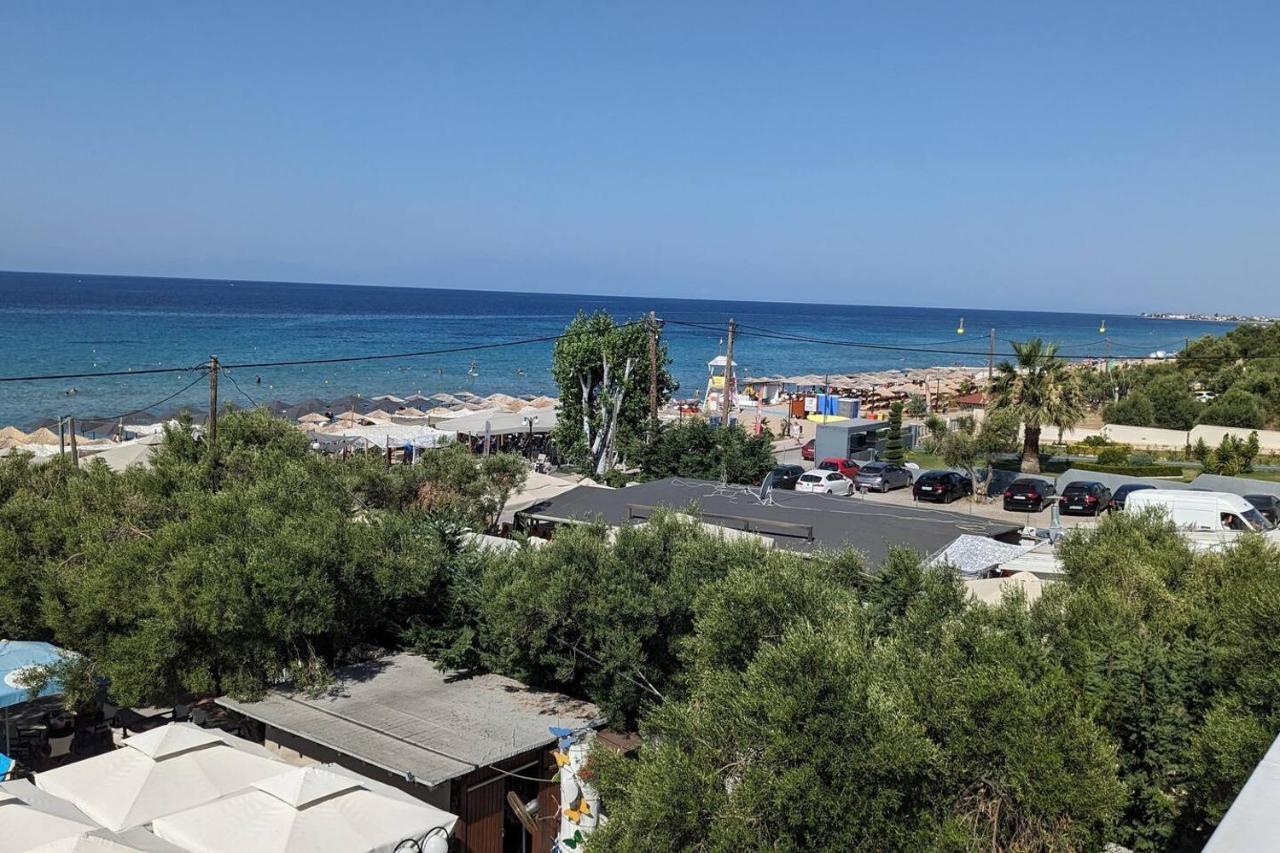 Beachfront Apartment Nea Moudania Exterior photo