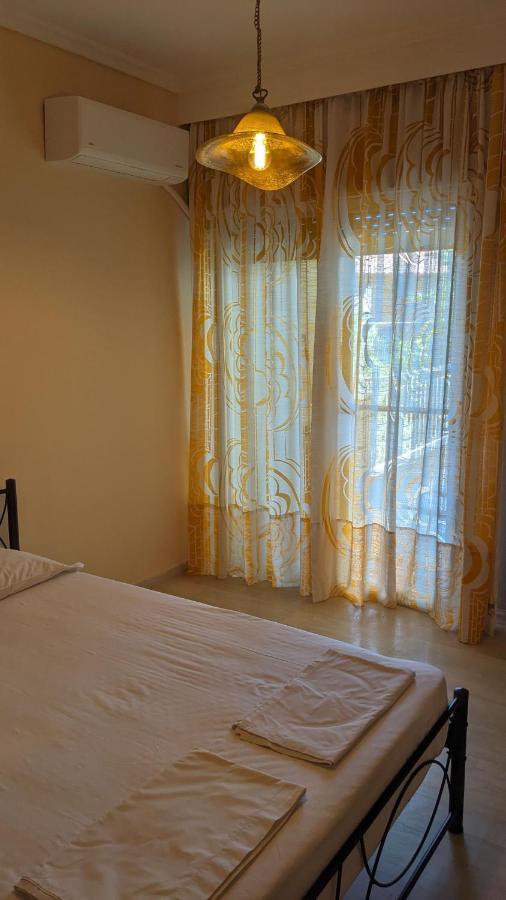 Beachfront Apartment Nea Moudania Exterior photo